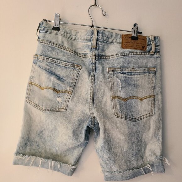 AMERICAN Eagle Outfitters - Distressed Bermuda Jean Shorts in Acid Wash -Size 31 - Picture 2 of 6